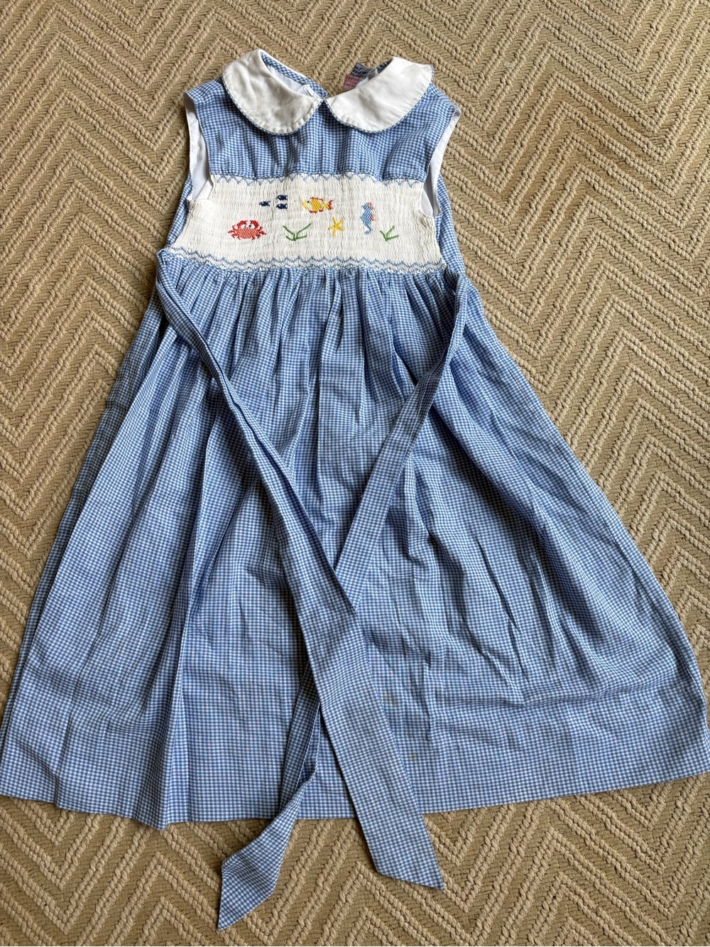 Orient expressed size 6 smocked dress